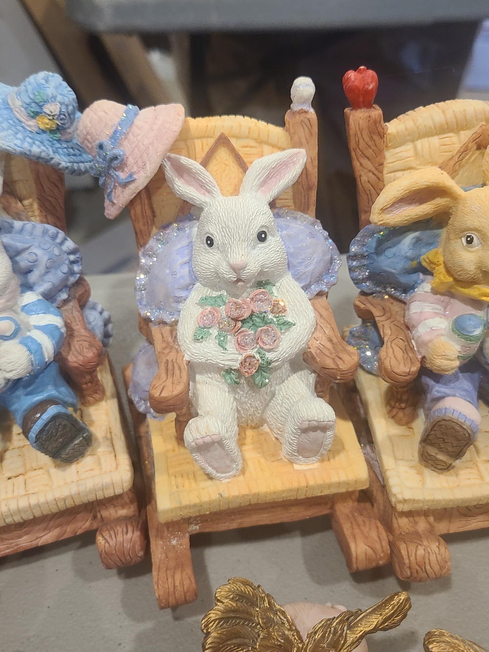Set.of 3 Decorative White Bunny Figurine with Pink Roses - Pets Small Pets